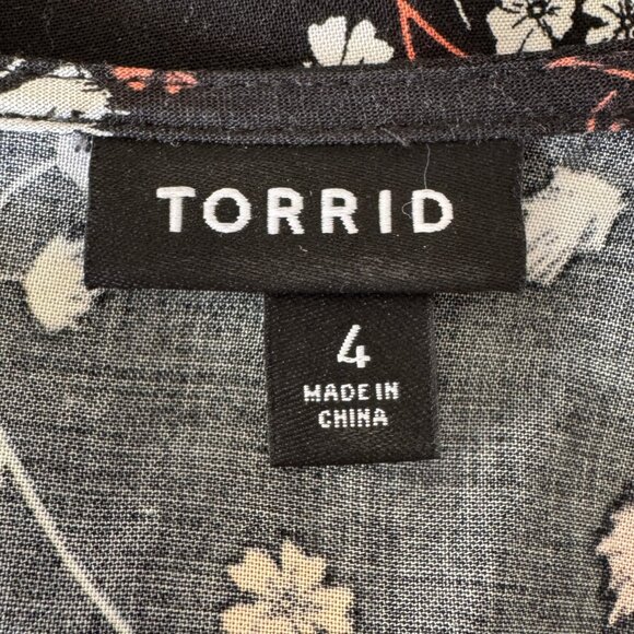 Torrid Plus Size 4 BLACK FLORAL Faux Wrap Dress - Picture 9 of 14